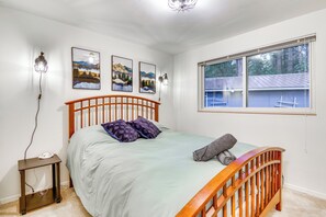 House (4 Bedrooms) | Interior - Classic Woodinville Wine Country Escape! (Woodinville)