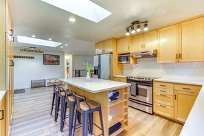 House (4 Bedrooms) | Interior - Classic Woodinville Wine Country Escape! (Woodinville)