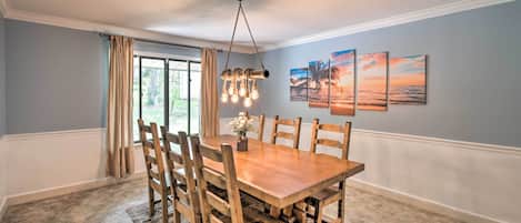 House (6 Bedrooms) | Interior