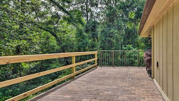 House (6 Bedrooms) | Interior