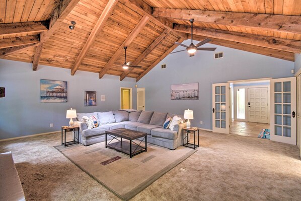 House (6 Bedrooms) | Interior - Jacksonville Home on 1 Acre ~ 6 Mi to Beach! (Jacksonville)