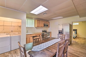 Interior - Jacksonville Home on 1 Acre ~ 6 Mi to Beach! (Jacksonville)