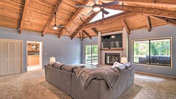 House (6 Bedrooms) | Interior