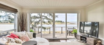 Waterfront Seaside Beach Home w/ Views & Hot Tub!