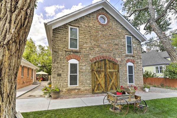 Apartment (2 Bedrooms) | Front of property