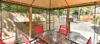 Charming Historic Condo - Walk to Downtown & UW