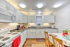 Apartment (2 Bedrooms) | Interior - Charming Historic Condo - Walk to Downtown & UW (Laramie)