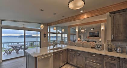 Bayfront Home - Take Ferry to the San Juan Islands