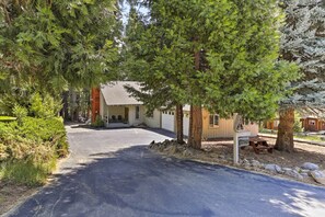 House (3 Bedrooms) | Interior - Lake Almanor Country Club Home w/ Views! (Westwood)