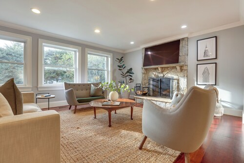 Hudson River Views: Briarcliff Manor Home w/ Deck