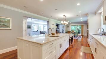 Rumah (4 Bedrooms) | Interior