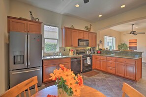 House (3 Bedrooms) | Interior