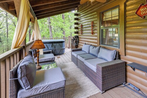 Beaver Lake Vacation Rental w/ Private Hot Tub!