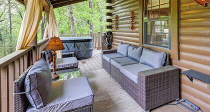 Beaver Lake Vacation Rental w/ Private Hot Tub!