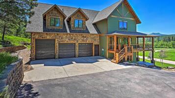 House (6 Bedrooms) | Interior