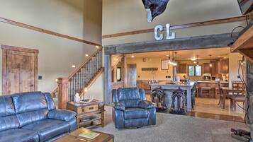 House (6 Bedrooms) | Interior