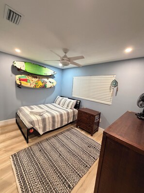 3 habitaciones, cuna de viaje, wifi gratis y ropa de cama