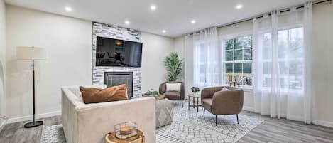 House (4 Bedrooms) | Interior