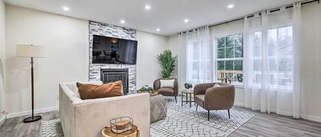 House (4 Bedrooms) | Interior