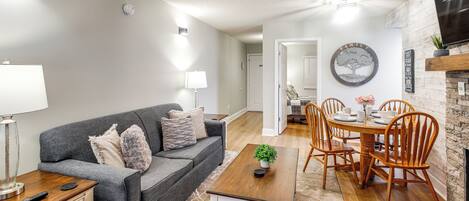 Apartment (2 Bedrooms) | Front of property