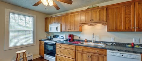 House (2 Bedrooms) | Interior