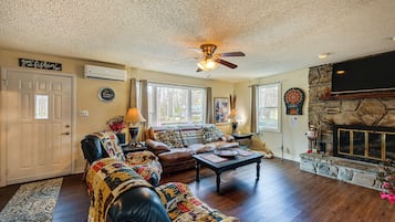 House (2 Bedrooms) | Front of property