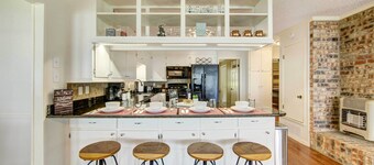 Mineola Lake House w/ Dock & Fire Pit!