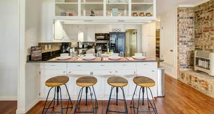 Mineola Lake House w/ Dock & Fire Pit!