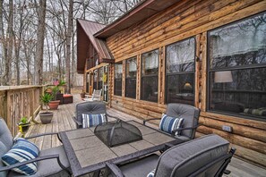 Outdoor dining - Douglas Lake Cabin w/ Mountain-view Deck & Grill (White Pine)