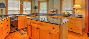 Historic Manteo House on Roanoke Sound w/ Dock!