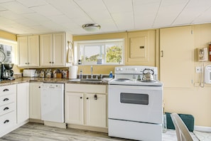 Cottage (2 Bedrooms) | Interior