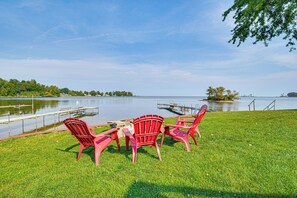 Cottage (2 Bedrooms) | Interior - Bayfront Red Creek Vacation Rental w/ Boat Dock! (Red Creek)