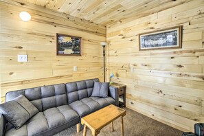 Fernseher, Tischtennisplatte