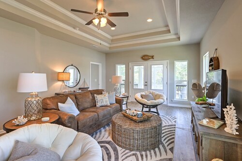 Port St Joe Beach House w/ Pool Access!