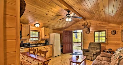 Hooah Cabin Retreat w/ Grill & Step-free Access