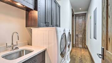 Apartment (4 Bedrooms) | Interior