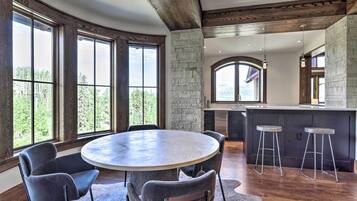 Apartment (4 Bedrooms) | Interior