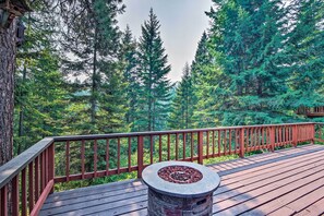 House (1 Bedroom) | Interior - Peace in the Pines: Cle Elum Cabin w/ Trail! (Cle Elum)