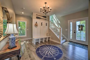 المنشأة من الداخل