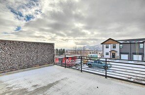 Apartment (4 Bedrooms) | Interior - Modern Mountain Escape Near Slopes, Lakes & Trails (Eden)