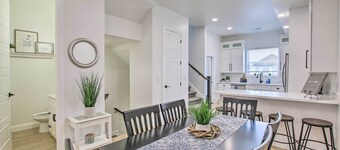 Modern Mountain Escape Near Slopes, Lakes & Trails