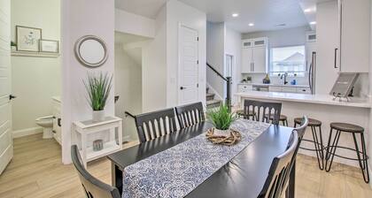 Modern Mountain Escape Near Slopes, Lakes & Trails