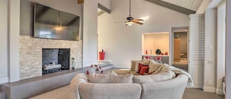 TV, peis og iPod-dokkingstasjon