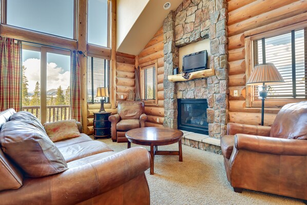 TV, fireplace - Fraser Condo w/ Hot Tub, Near Winter Park Resort! (Winter Park)