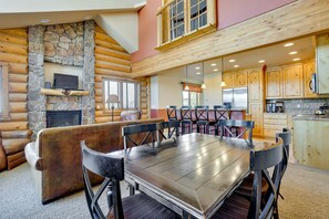 Dining - Fraser Condo w/ Hot Tub, Near Winter Park Resort! (Winter Park)