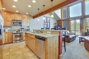 Microwave, oven, stovetop, dishwasher - Fraser Condo w/ Hot Tub, Near Winter Park Resort! (Winter Park)