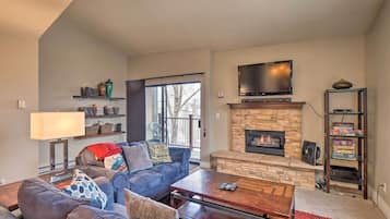 Apartment (2 Bedrooms) | Front of property