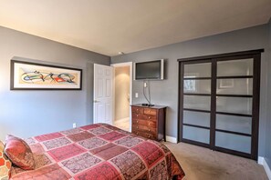 Apartment (2 Bedrooms) | Interior - Deck + Spa Access: Modern Breckenridge Condo! (Breckenridge)