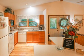 Interior - Cozy Whittier Home w/ Fire Pits < 15 Mi to Hiking! (Whittier)