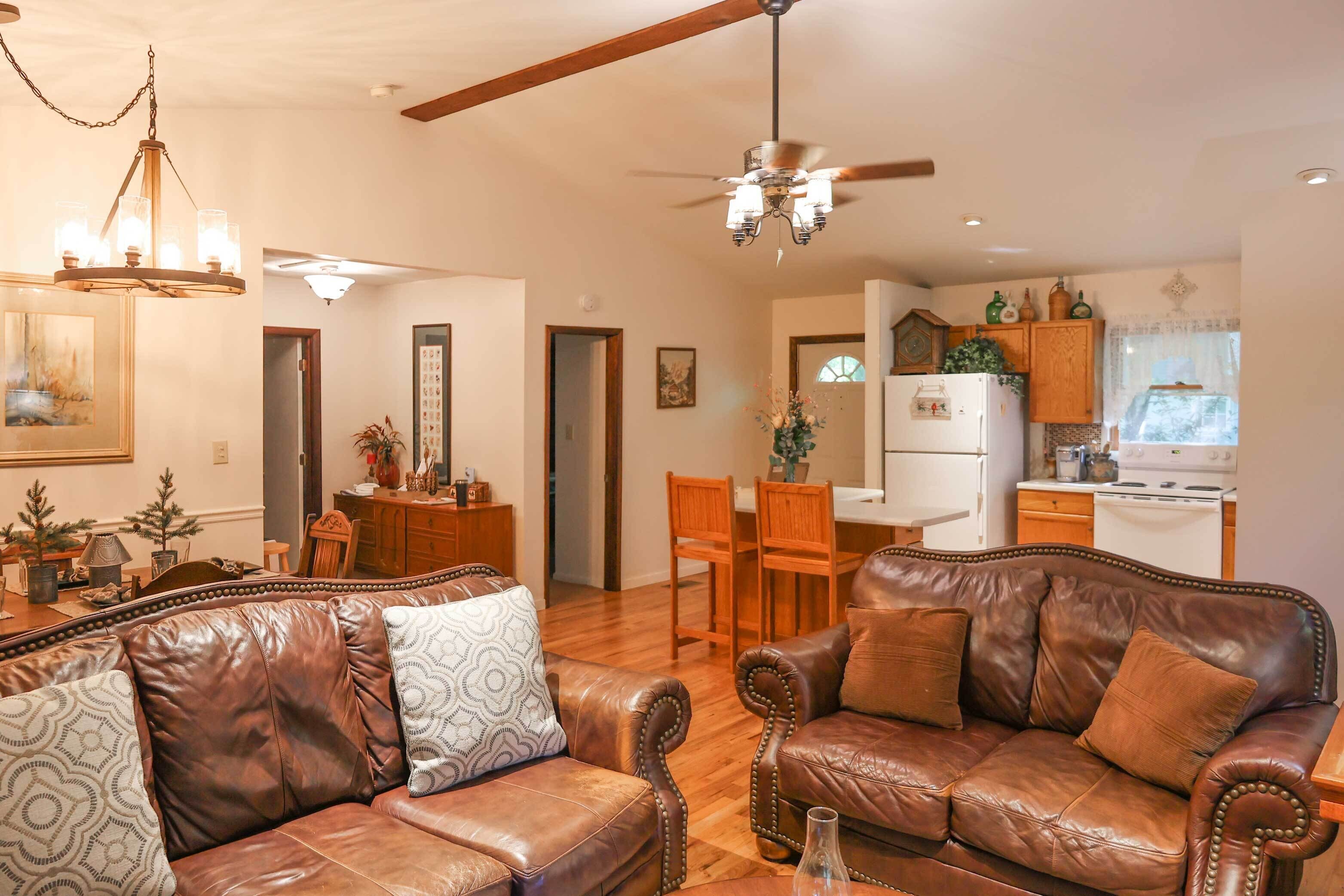 House (3 Bedrooms) | Interior